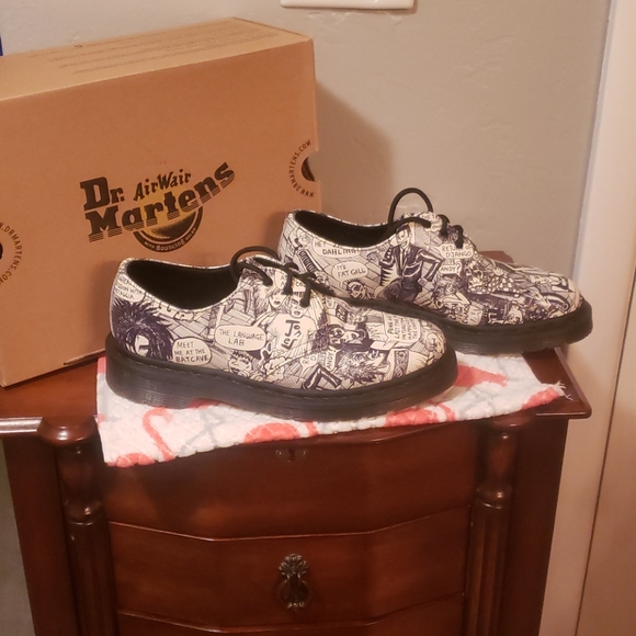 Doc Martens - Picture 2 of 4